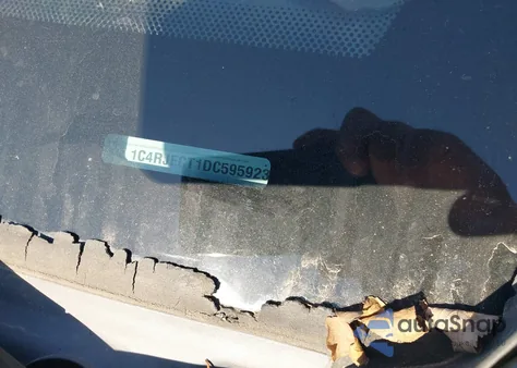 2013 Jeep Grand Cherokee Overland из США, поврежденный, VIN 1C4RJECT1DC595923